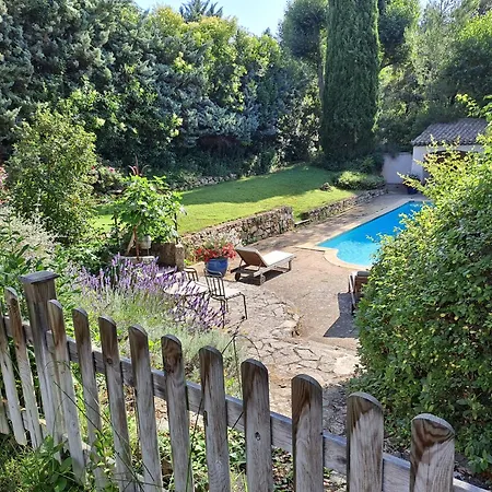 Bed & Breakfast La Ferme Saint-Marc-Jaumegarde